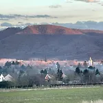 Stupa-rezi-tatika-haz