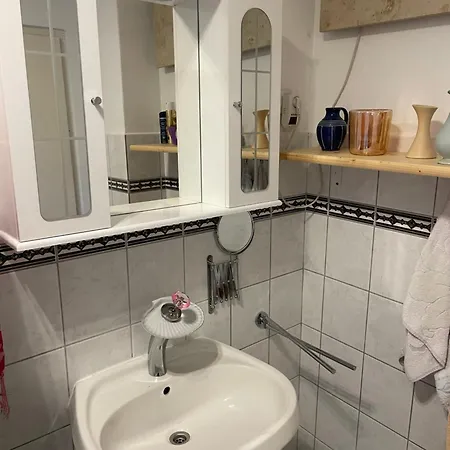 Stupa-rezi-tatika-haz * Zalaszanto