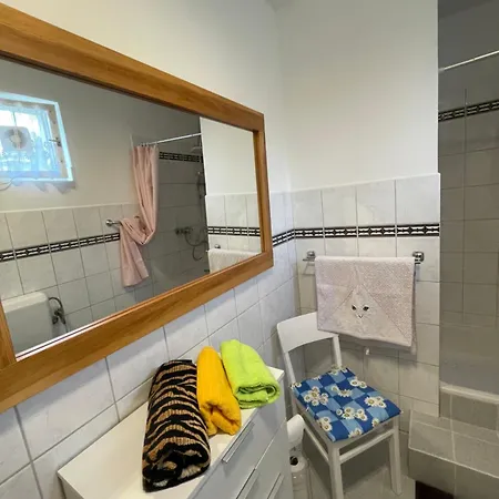 Stupa-rezi-tatika-haz Lägenhet *