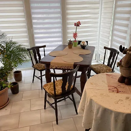 Stupa-rezi-tatika-haz