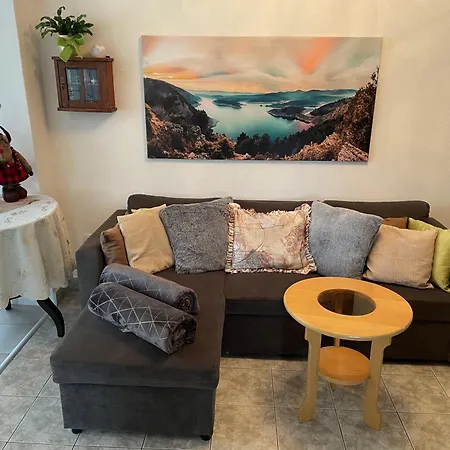 Stupa-rezi-tatika-haz Apartman Zalaszanto