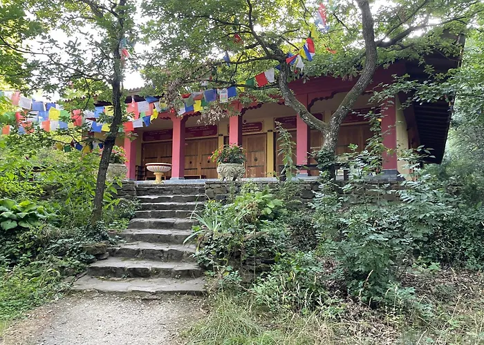 Stupa-rezi-tatika-haz
